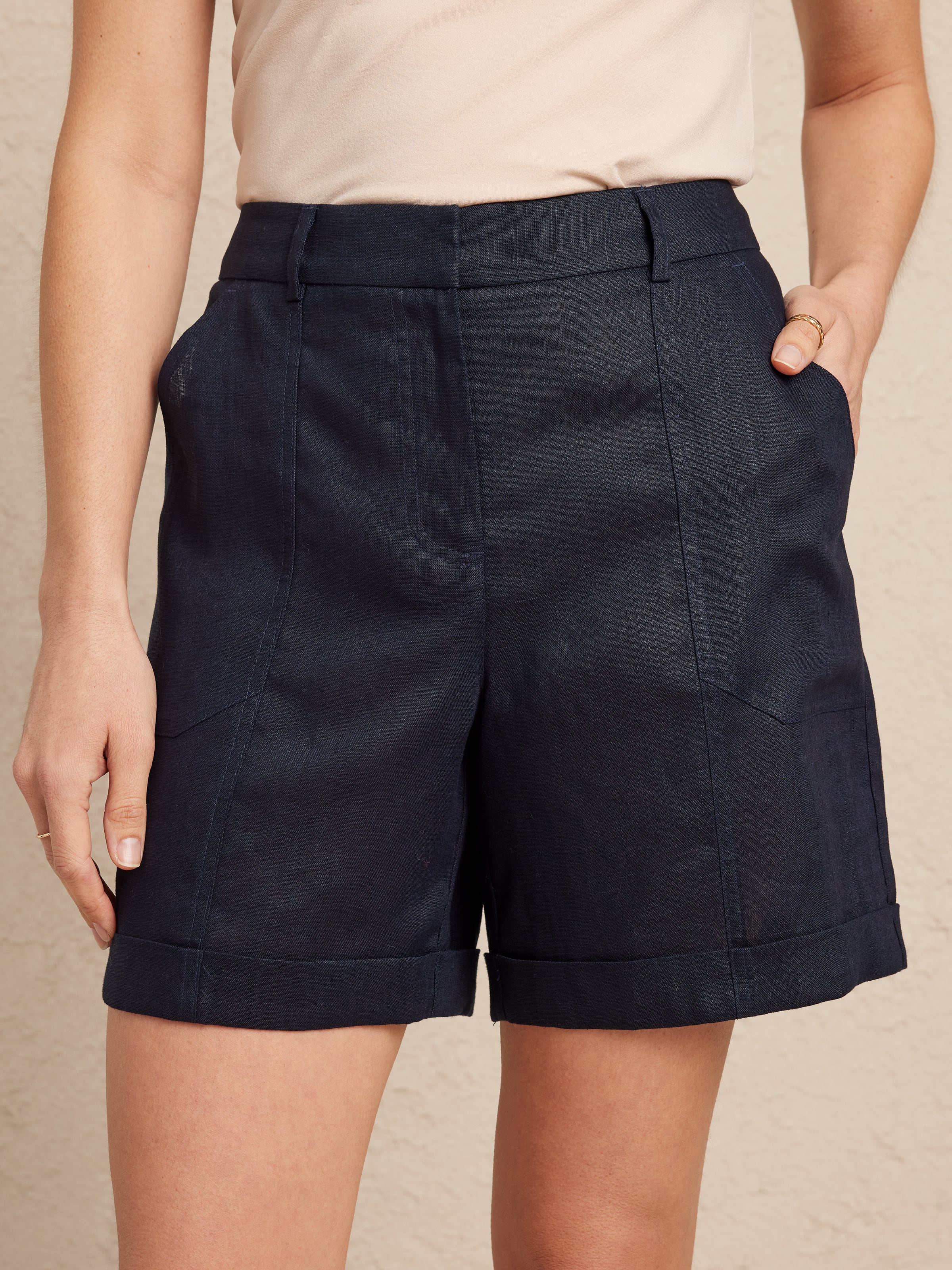 Linen Cuffed Short